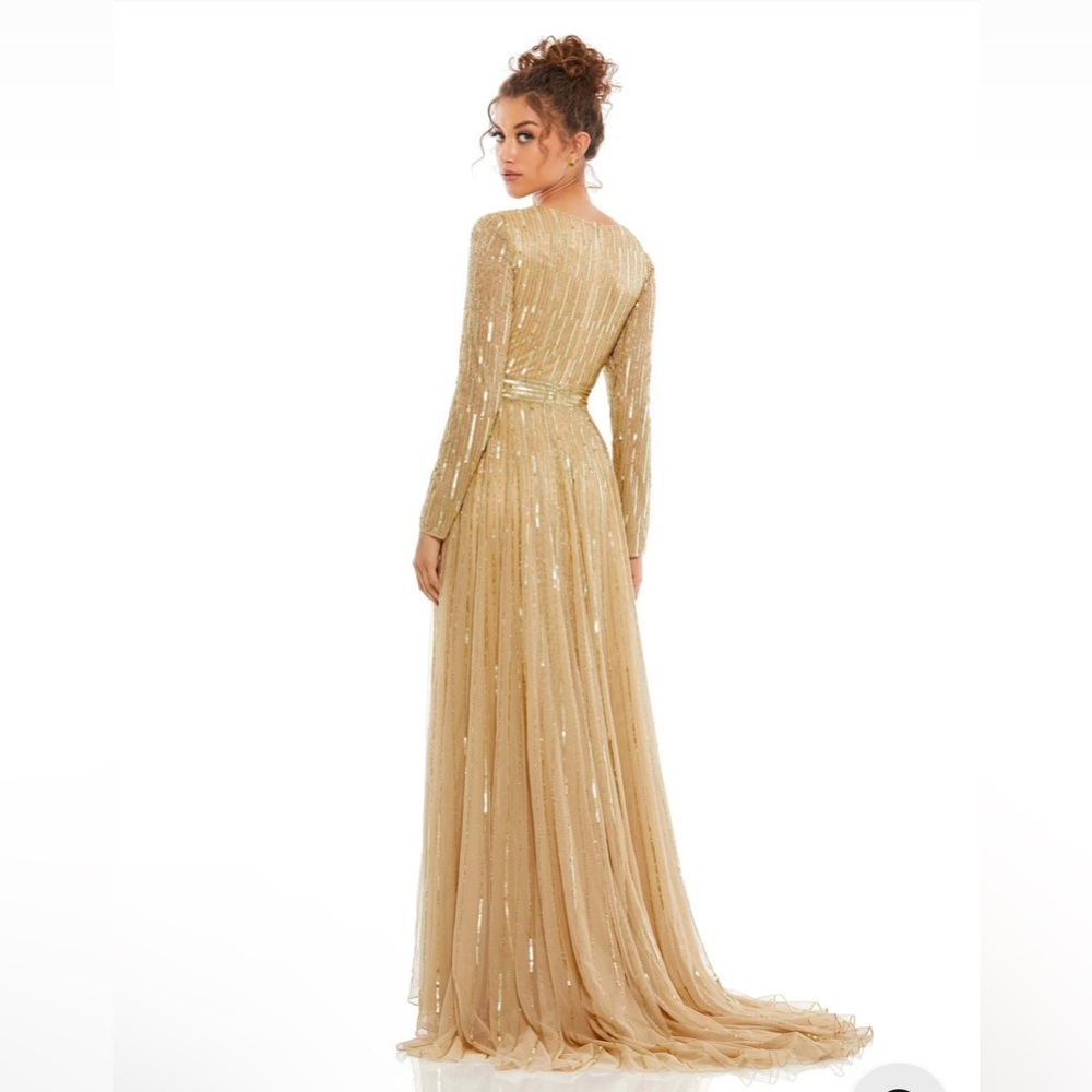 Long sleeve v neckline sequin dress - Picture 2 of 3